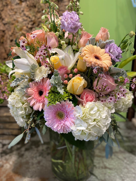 Love You Vase Arrangement (Mother's Day)