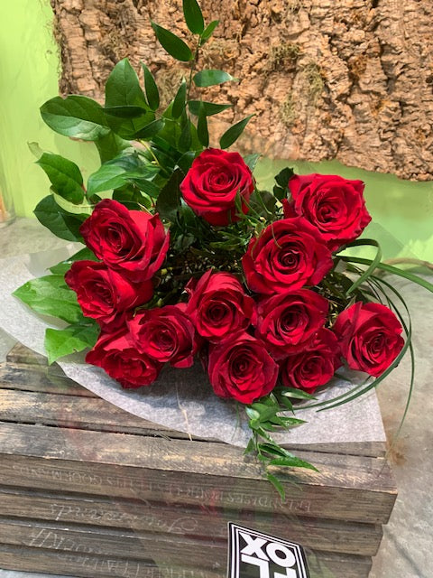 12 or 18 Premium Rose Bouquet (Choose Your Colour!)