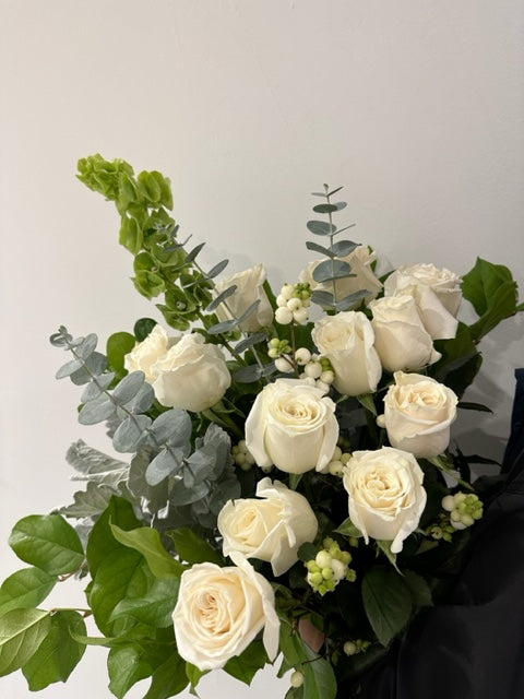 12 or 18 Premium Rose Bouquet (Choose Your Colour!)